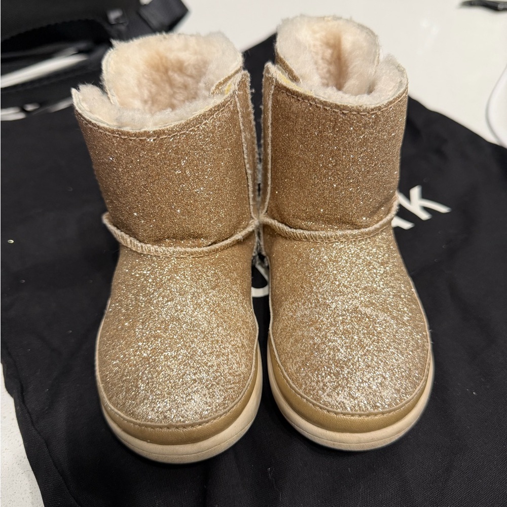 Baby Ugg - Gold Boots - Picture 2 of 4